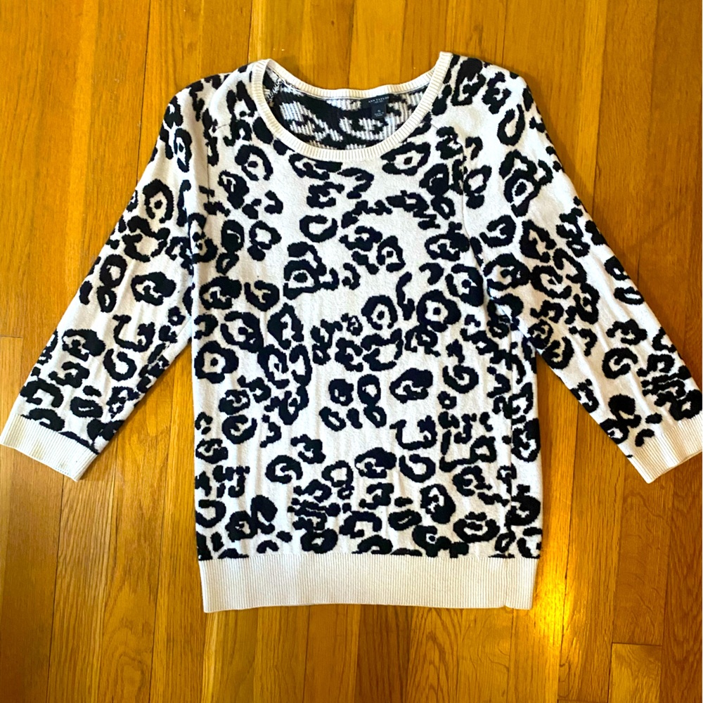 Ann Taylor Leopard Print Sweater Size Small